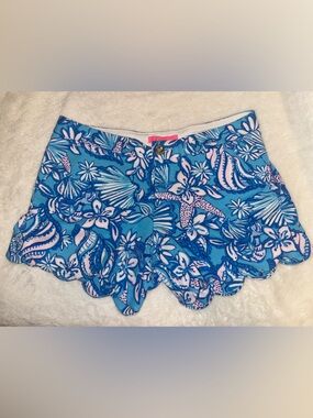 Lily Pulitzer NWOT scallop shorts Size 8